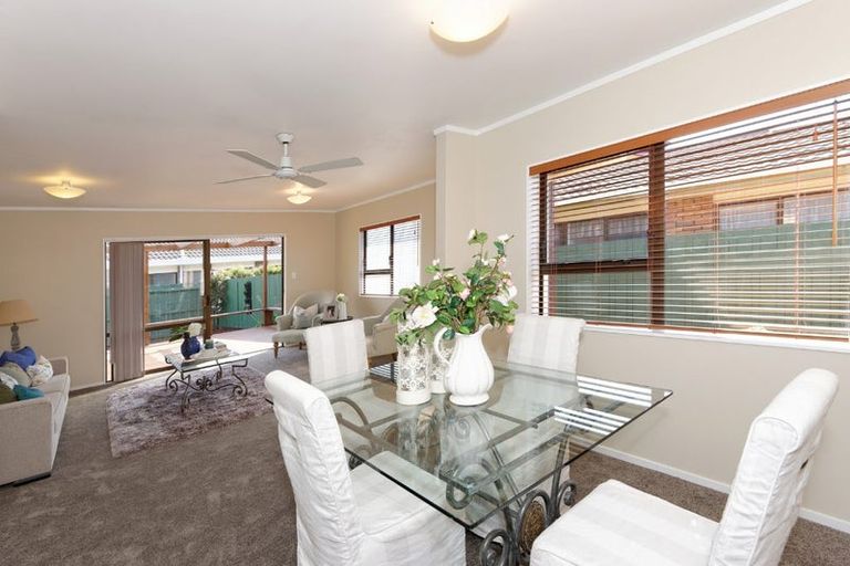 Photo of property in 2/36 Golfland Drive, Golflands, Auckland, 2013