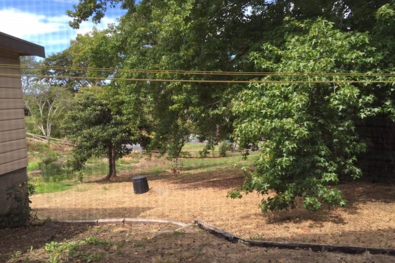 Photo of property in 61 Mellons Bay Road, Mellons Bay, Auckland, 2014