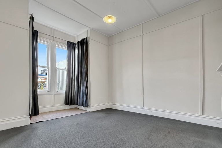 Photo of property in 73 Oxford Street, Levin, 5510