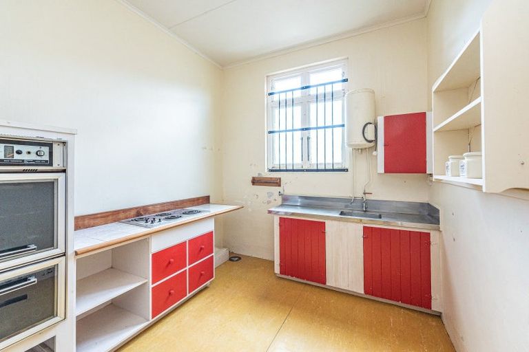 Photo of property in 1 Chester Street, Waverley, 4510