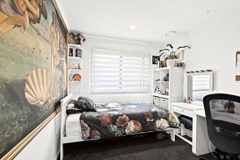 Photo of property in 33 Jane Maree Road, Kumeu, 0810