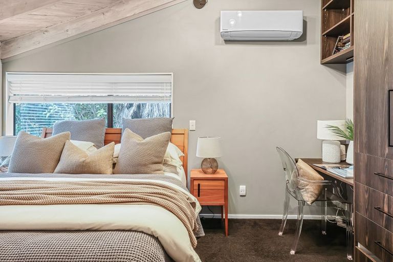 Photo of property in 2/47 Shakespeare Road, Milford, Auckland, 0620