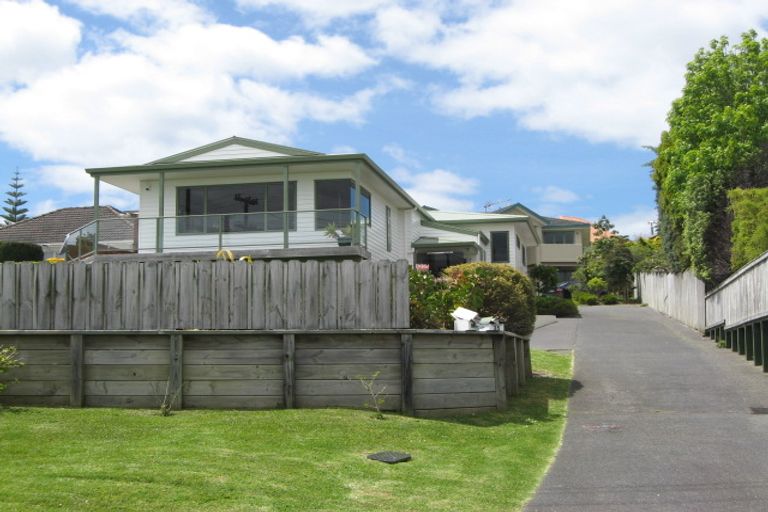 Photo of property in 35 Tindalls Bay Road, Tindalls Beach, Whangaparaoa, 0930