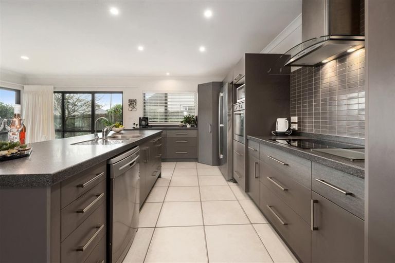 Photo of property in 21 Hayward Rise, Owhata, Rotorua, 3010