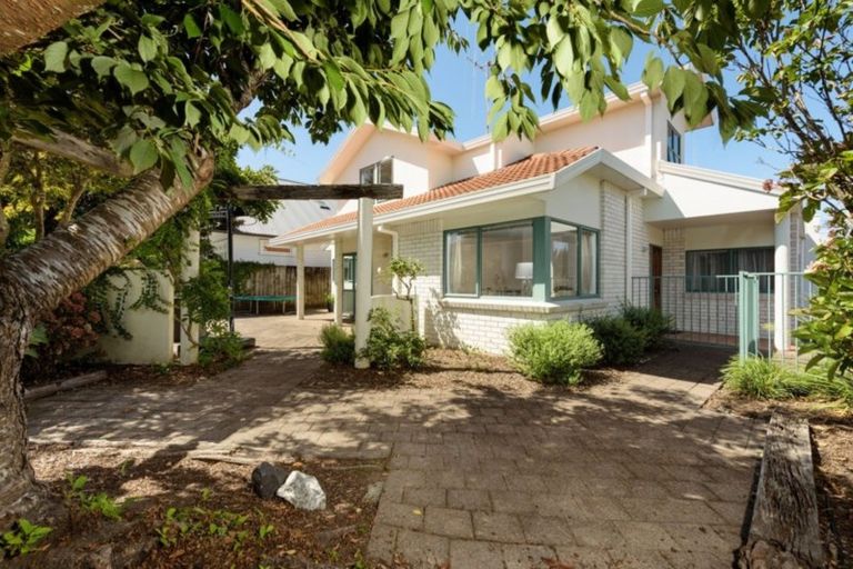 Photo of property in 5 Edgecumbe Way, Tauranga, 3110