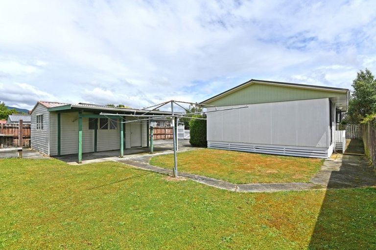 Photo of property in 10 Memphis Grove, Totara Park, Upper Hutt, 5018