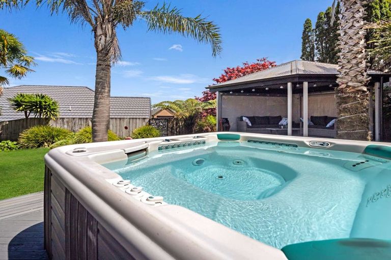 Photo of property in 62 Cairns Crescent, Rototuna, Hamilton, 3210