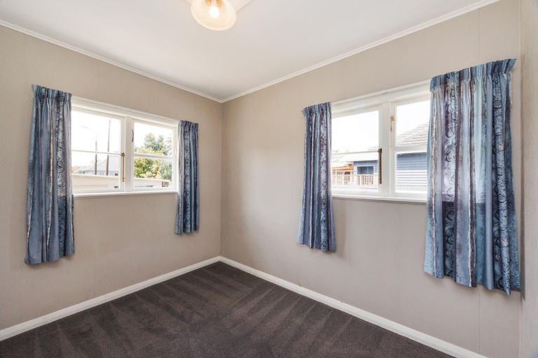 Photo of property in 43 Millar Street, Terrace End, Palmerston North, 4410