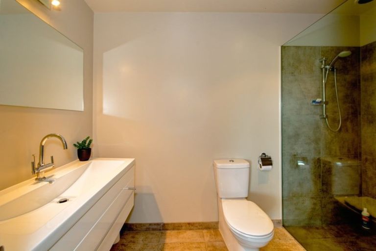 Photo of property in 15 Highgrove, Saint Clair, Dunedin, 9012