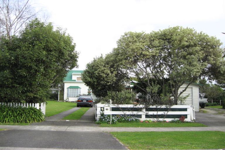 Photo of property in 16 Memorial Park Avenue, Haumoana, 4102