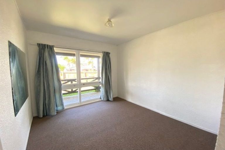 Photo of property in 1 Skilling Place, Farm Cove, Auckland, 2012