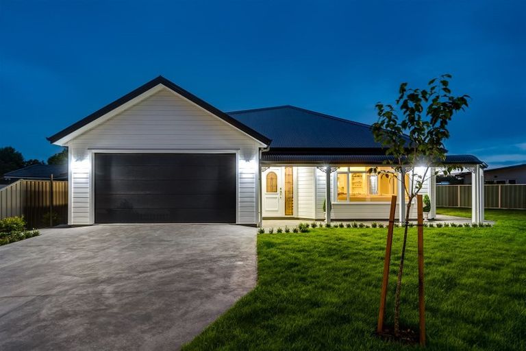 Photo of property in 14 Gee Place, Taradale, Napier, 4112