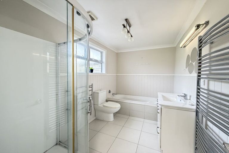 Photo of property in 64 Wellington Road, Wainuiomata, Lower Hutt, 5014