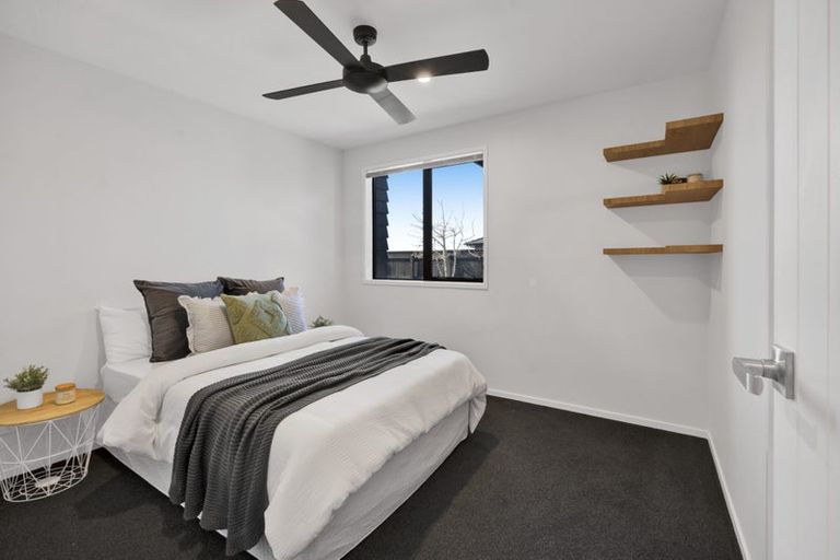 Photo of property in 5 Aheahea Way, Hurworth, New Plymouth, 4310