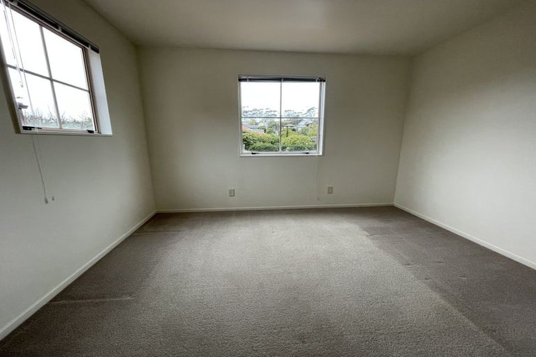 Photo of property in 1/11 Mandica Place, Sunnynook, Auckland, 0632