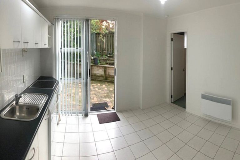 Photo of property in 3 Idesia Place, Totara Heights, Auckland, 2105