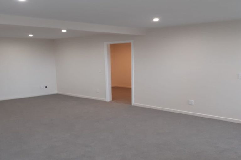 Photo of property in 12 Staysail Place, Whitby, Porirua, 5024