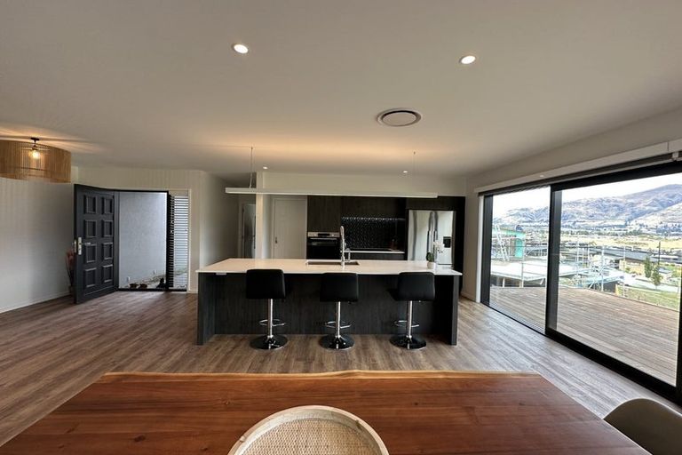 Photo of property in 13 Akitu Rise, Wanaka, 9305