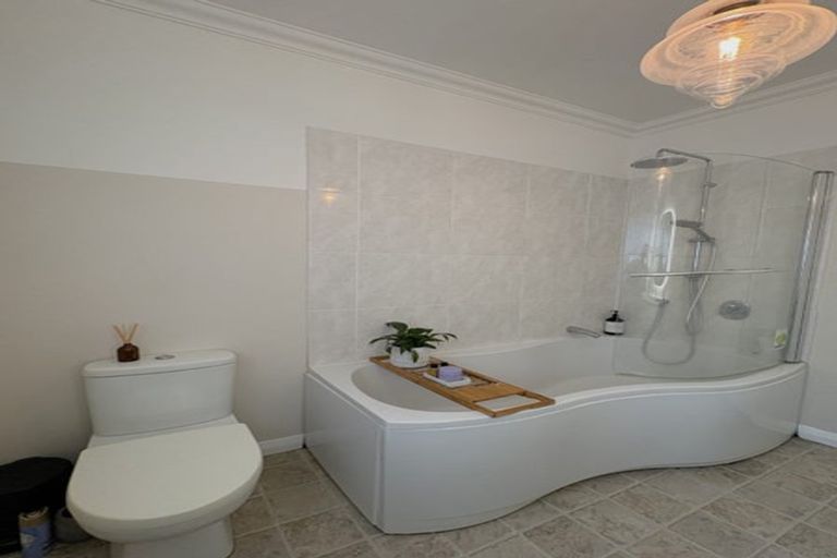 Photo of property in 26 Waitohu Road, York Bay, Lower Hutt, 5013