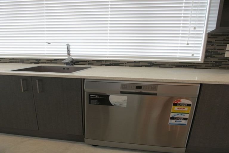 Photo of property in 15a Glendhu Road, Bayview, Auckland, 0629