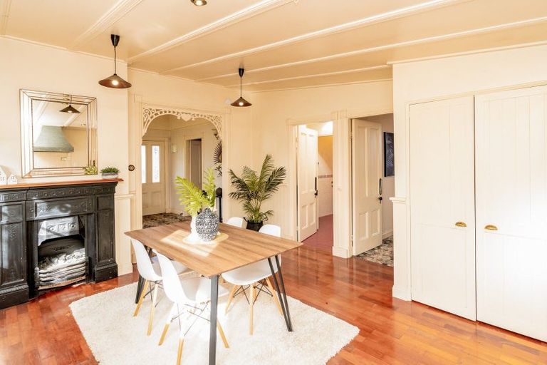 Photo of property in 1 Knighton Road, Hillcrest, Hamilton, 3216