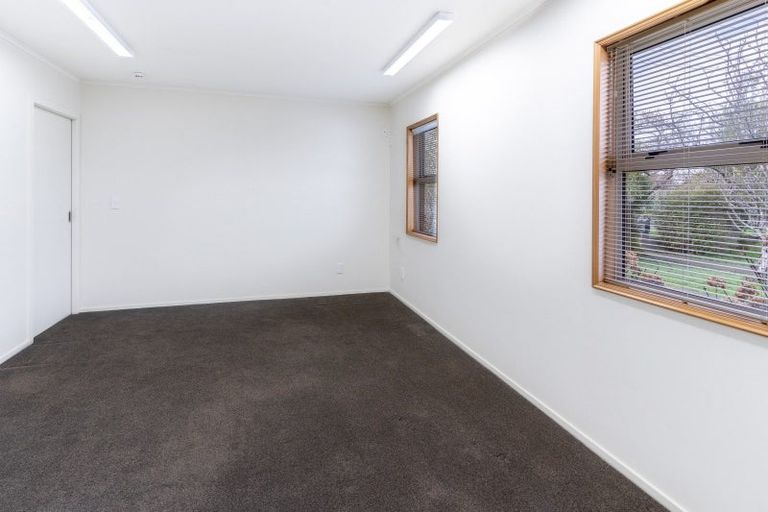 Photo of property in 234 Park Street, Winton, 9720