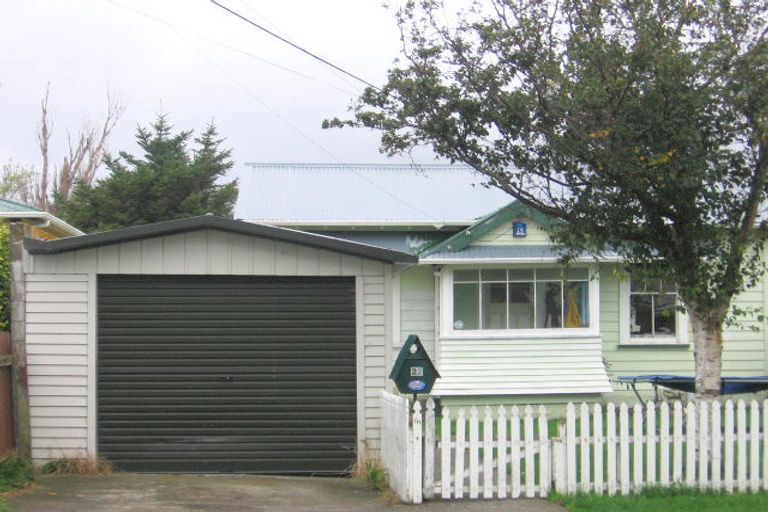 Photo of property in 20a Randwick Crescent, Moera, Lower Hutt, 5010