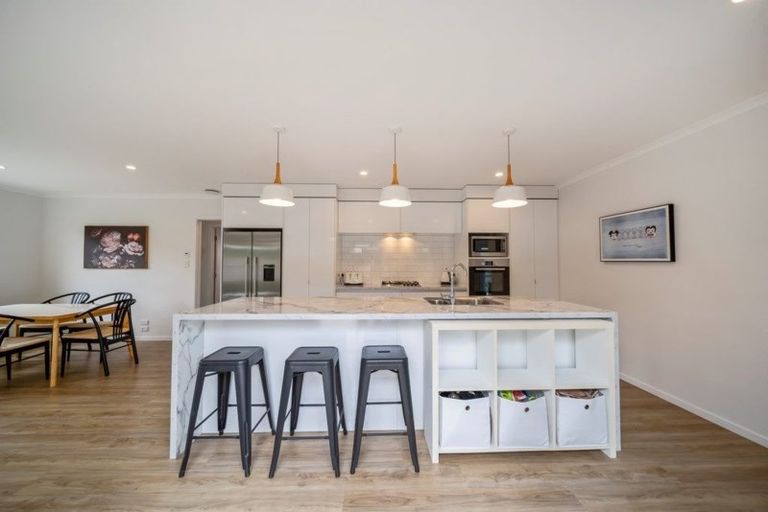 Photo of property in 7d Royal Heights, Glen Avon, New Plymouth, 4312