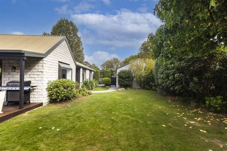 Photo of property in 464 Avonhead Road, Avonhead, Christchurch, 8042