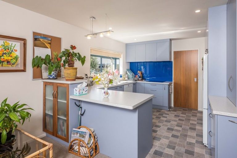 Photo of property in 8 Leigh Place, Paraparaumu Beach, Paraparaumu, 5032