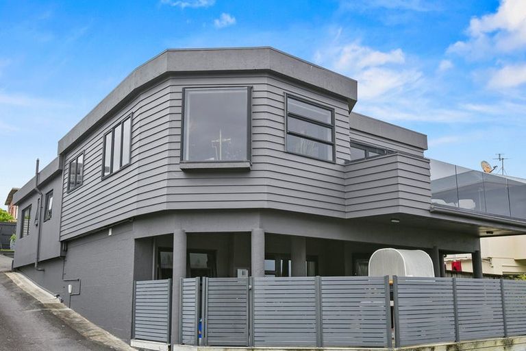 Photo of property in 3/23a Hamblyn Street, Strandon, New Plymouth, 4312