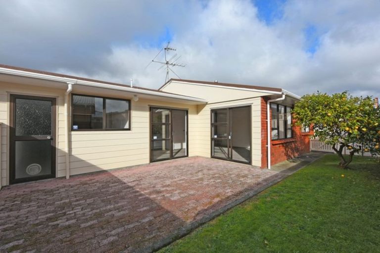 Photo of property in 2/23a Ranfurly Street, Trentham, Upper Hutt, 5018
