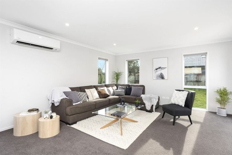 Photo of property in 33 Forest Drive, Parklands, Christchurch, 8083