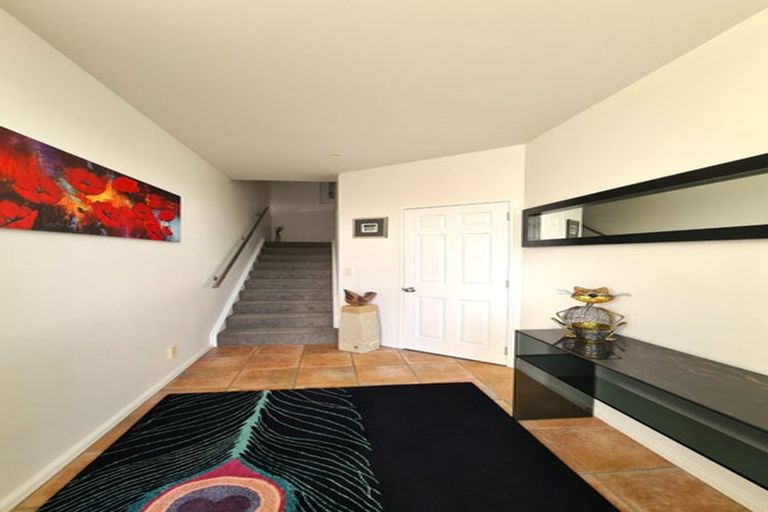 Photo of property in 7/22 Oriental Terrace, Oriental Bay, Wellington, 6011