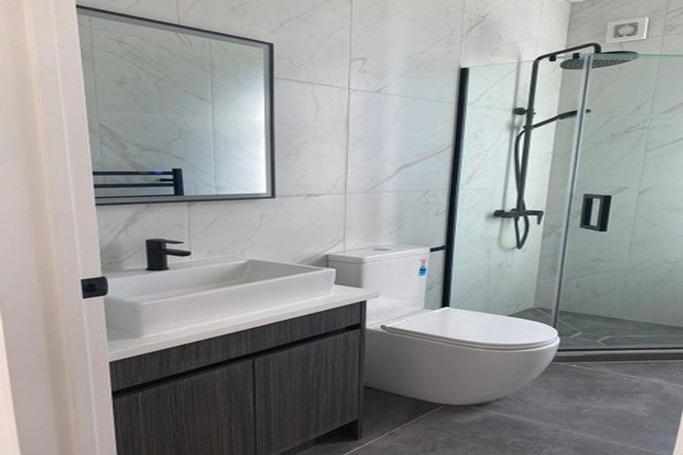 Photo of property in 2 Skua Road, Hobsonville, Auckland, 0616