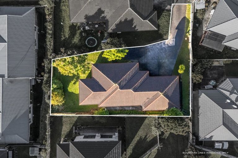 Photo of property in 11 Plumstead Rise, Glen Eden, Auckland, 0602