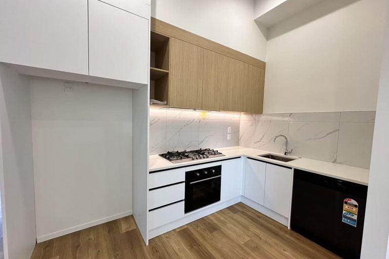 Photo of property in 7/25 Hutchinson Avenue, New Lynn, Auckland, 0600