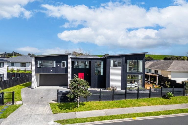 Photo of property in 13 Jack Hawken Lane, Silverdale, 0932