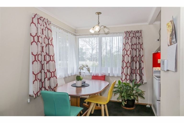 Photo of property in 1/23 Merton Avenue, Glenfield, Auckland, 0627