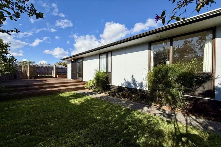 Photo of property in 2/15 Cyril Crescent, West Harbour, Auckland, 0618