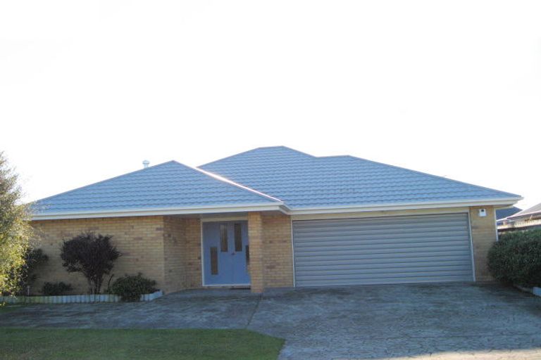 Photo of property in 2/10 Sefton Street, Belfast, Christchurch, 8051