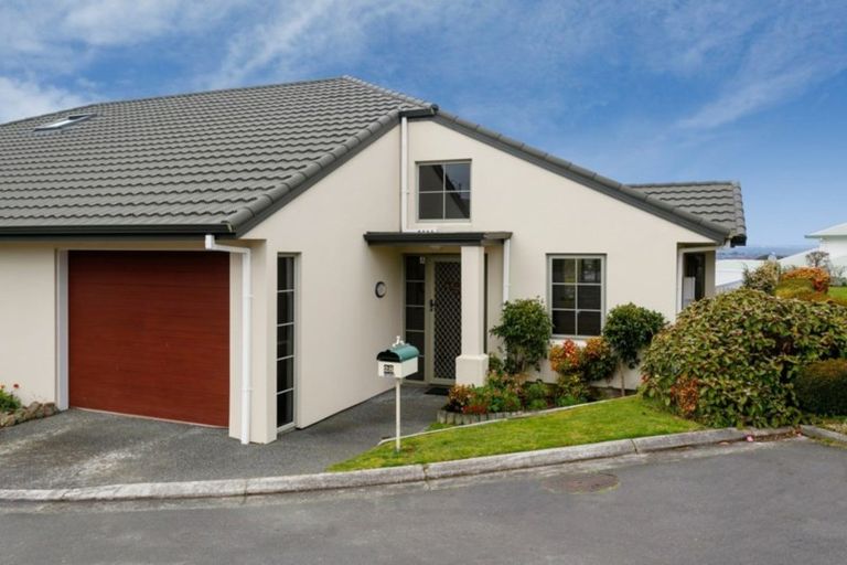 Photo of property in 28 Lakeridge Close, Rangatira Park, Taupo, 3330