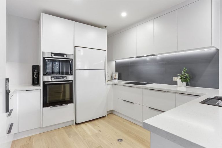 Photo of property in Mon Desir Apartments, 1d/173 Hurstmere Road, Takapuna, Auckland, 0622