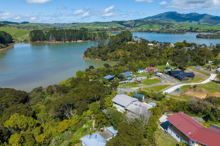 Photo of property in 22 East Street, Raglan, 3225