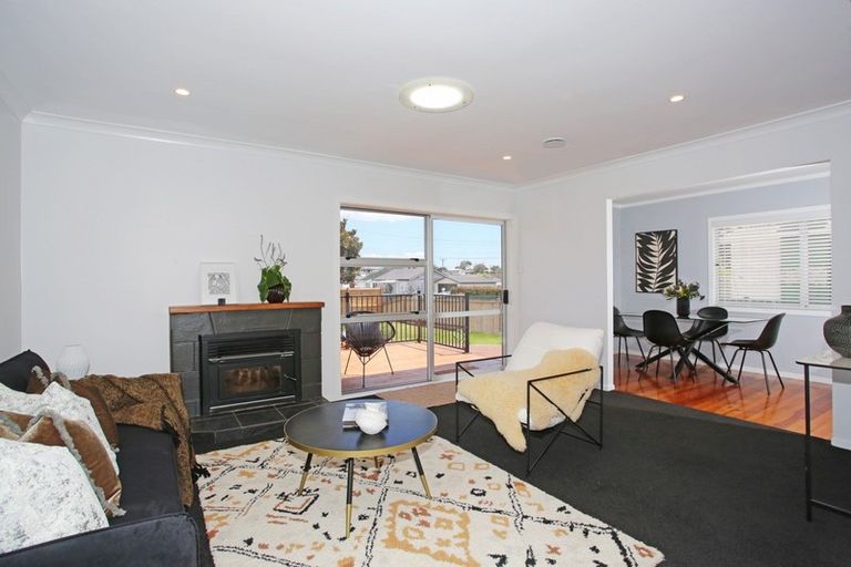 Photo of property in 21 View Road, Papakura, 2110