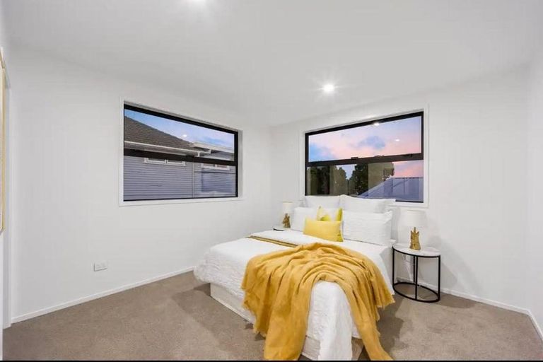 Photo of property in 5/71 West Coast Road, Glen Eden, Auckland, 0602