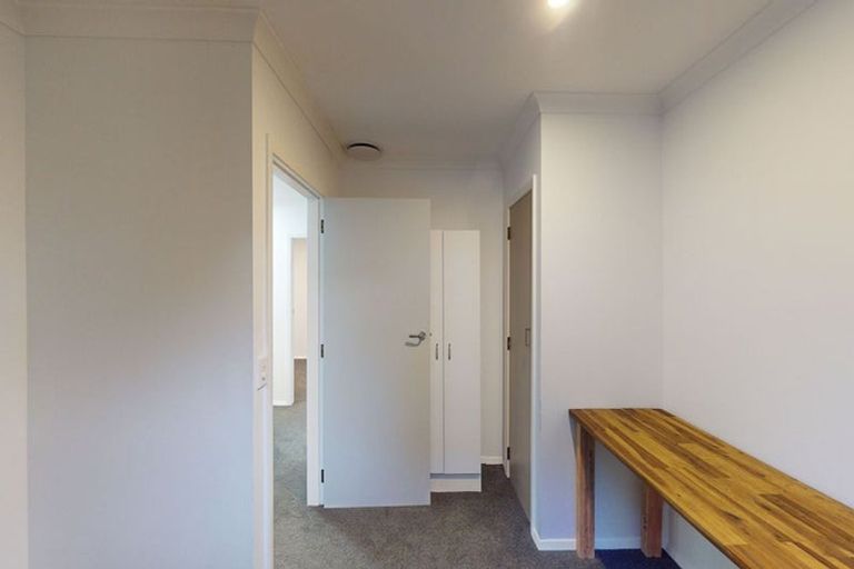 Photo of property in 14c Bracken Road, Newlands, Wellington, 6037