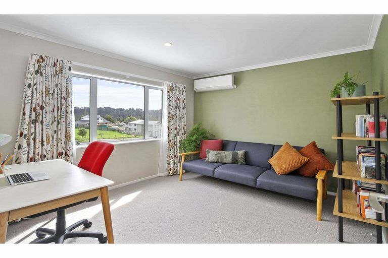 Photo of property in 30 Arthur Rolfe Lane, Swanson, Auckland, 0614