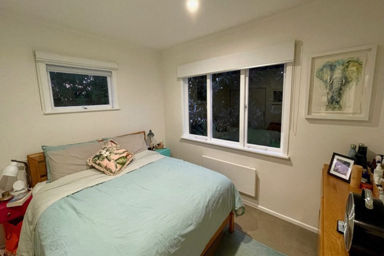 Photo of property in 35 Drome View Place, Beach Haven, Auckland, 0626