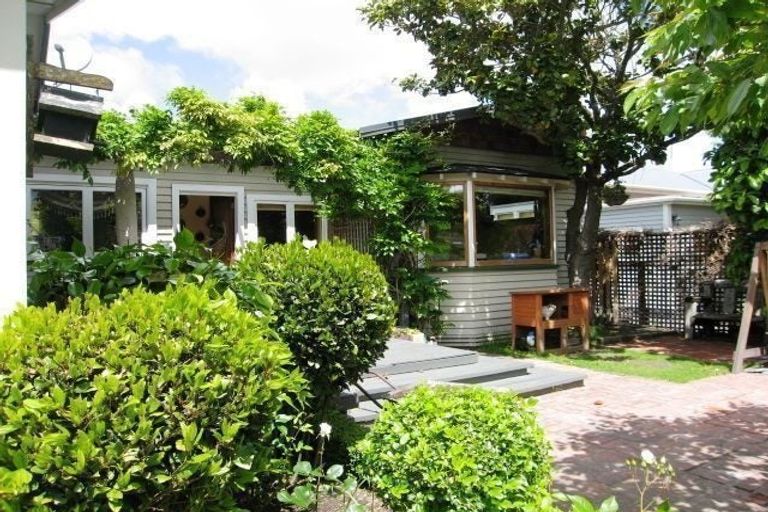 Photo of property in 231 Springfield Road, St Albans, Christchurch, 8014